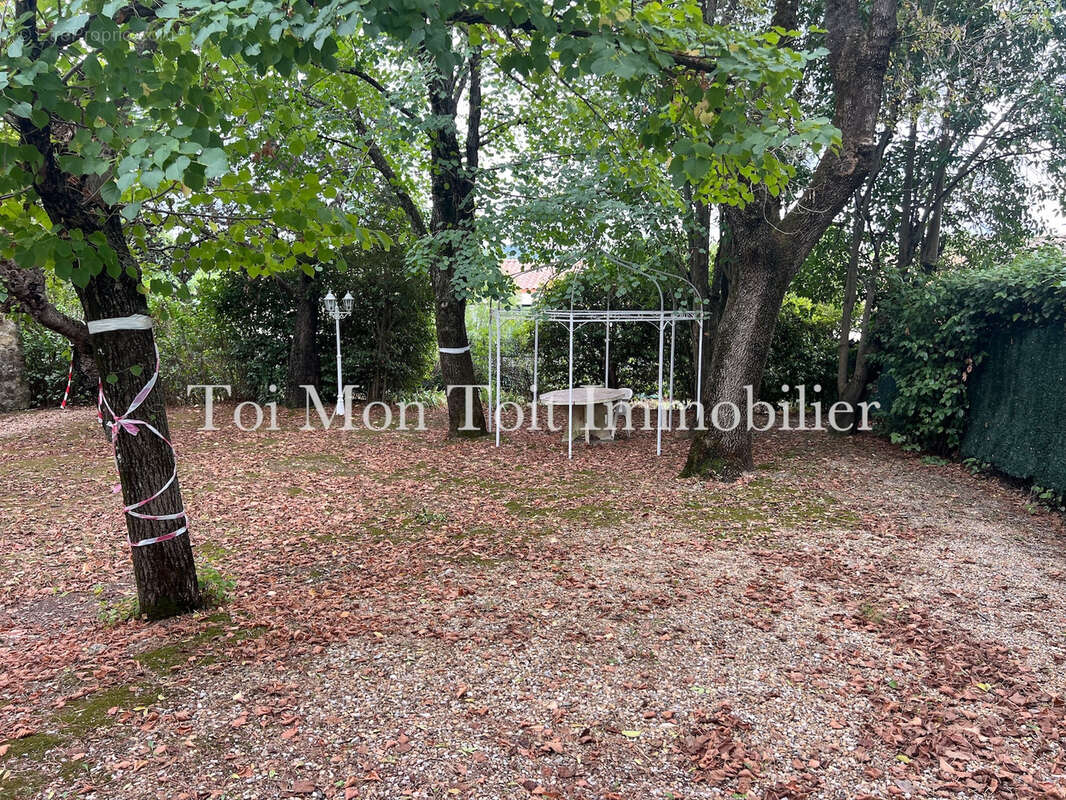 Terrain à AIGREMONT