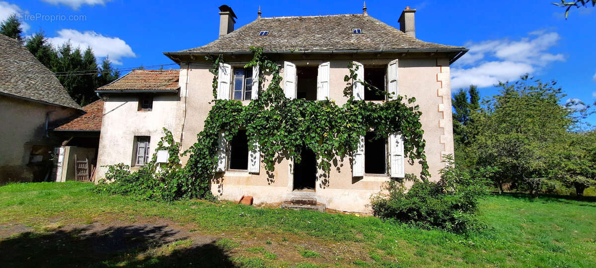 Maison à MONTSALVY