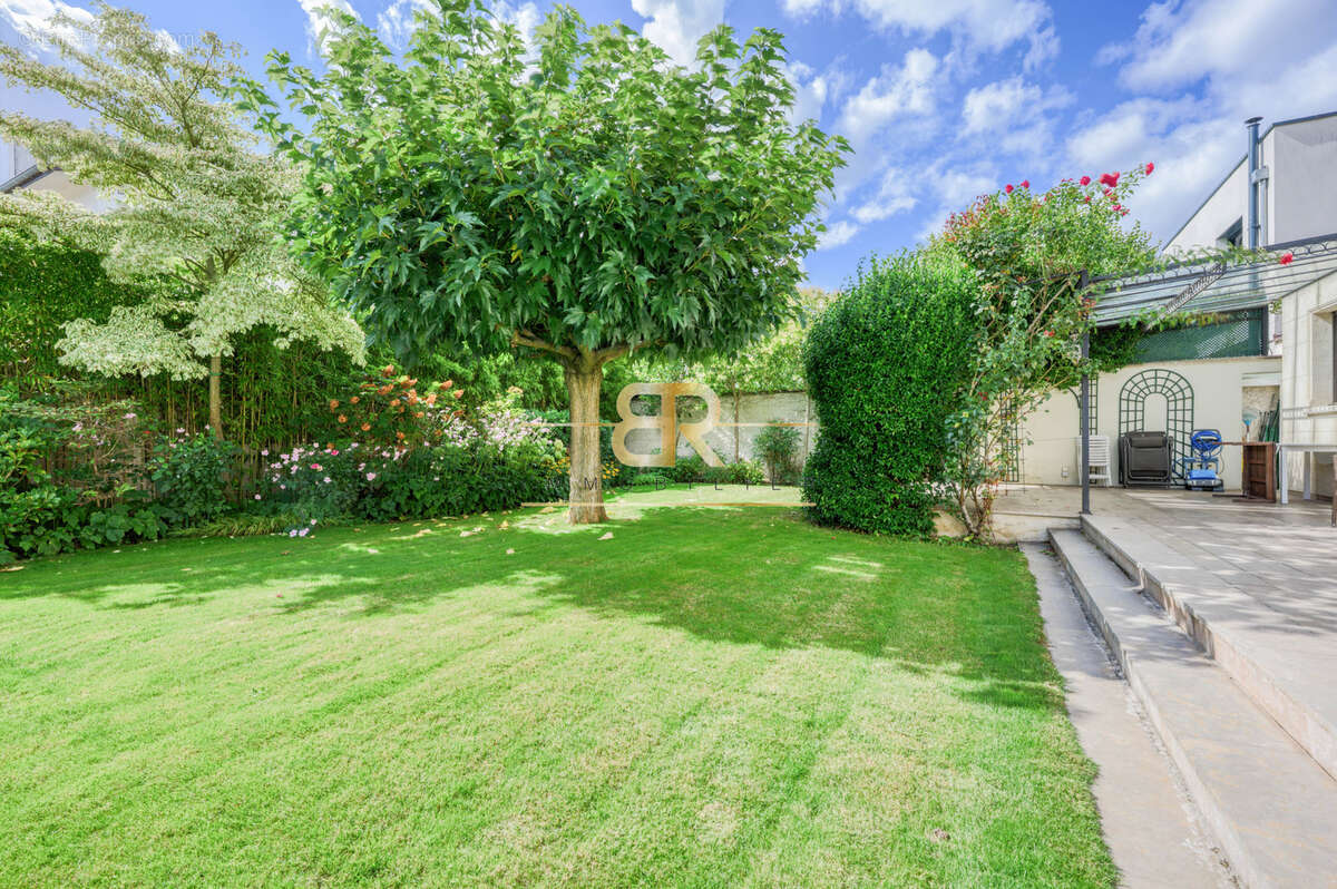 Maison à SAINT-MAUR-DES-FOSSES