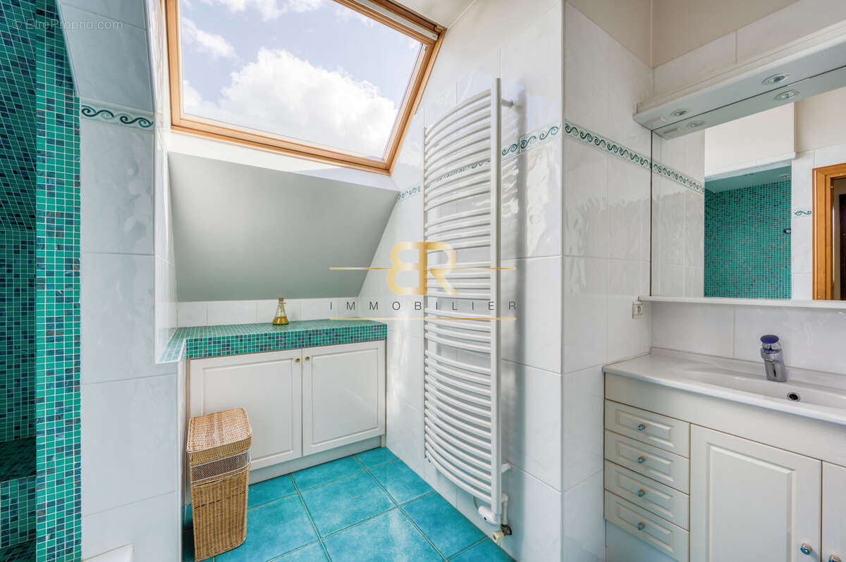 Maison à SAINT-MAUR-DES-FOSSES