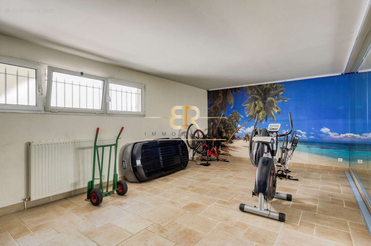 Maison à SAINT-MAUR-DES-FOSSES