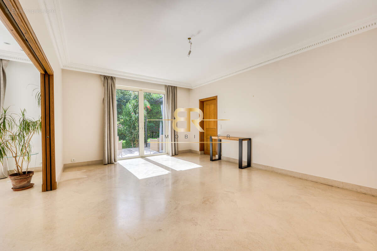 Maison à SAINT-MAUR-DES-FOSSES