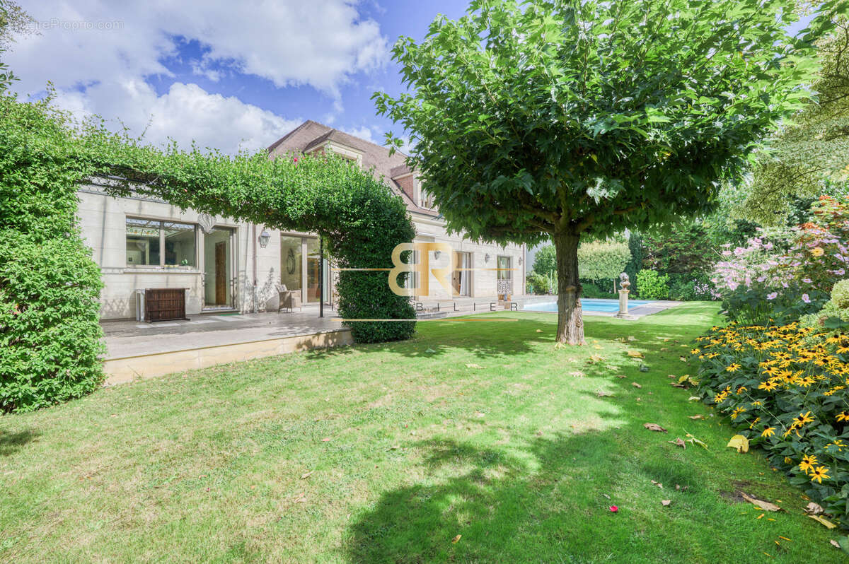 Maison à SAINT-MAUR-DES-FOSSES