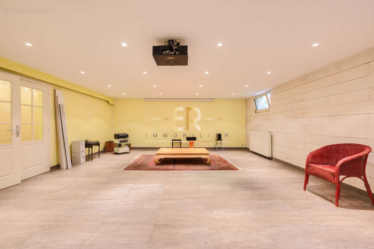 Maison à SAINT-MAUR-DES-FOSSES