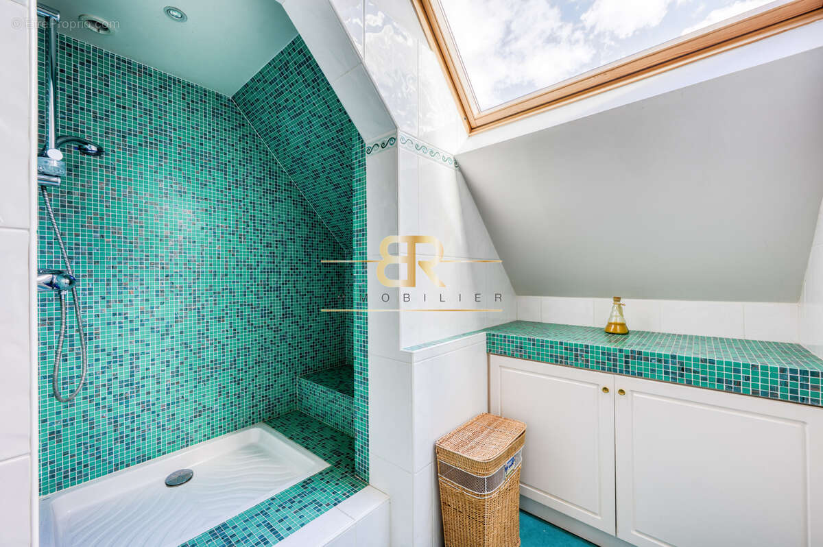 Maison à SAINT-MAUR-DES-FOSSES