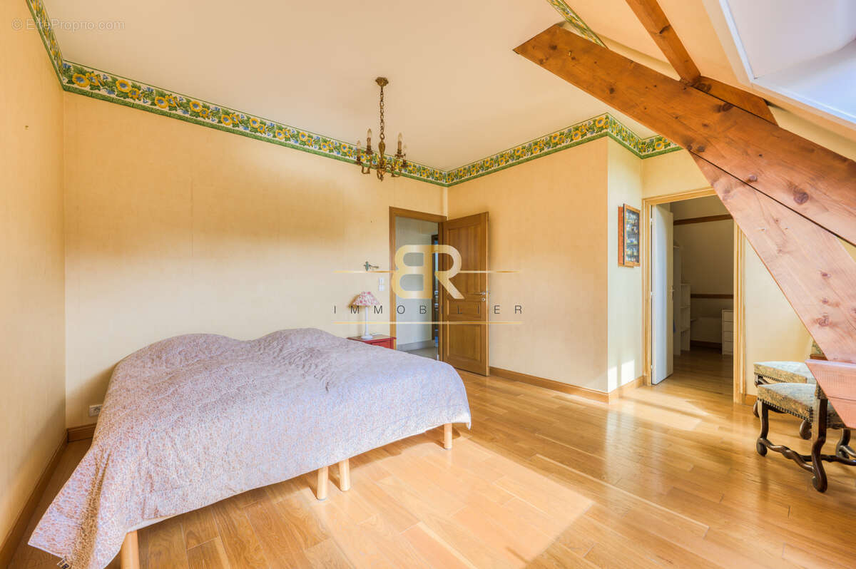 Maison à SAINT-MAUR-DES-FOSSES