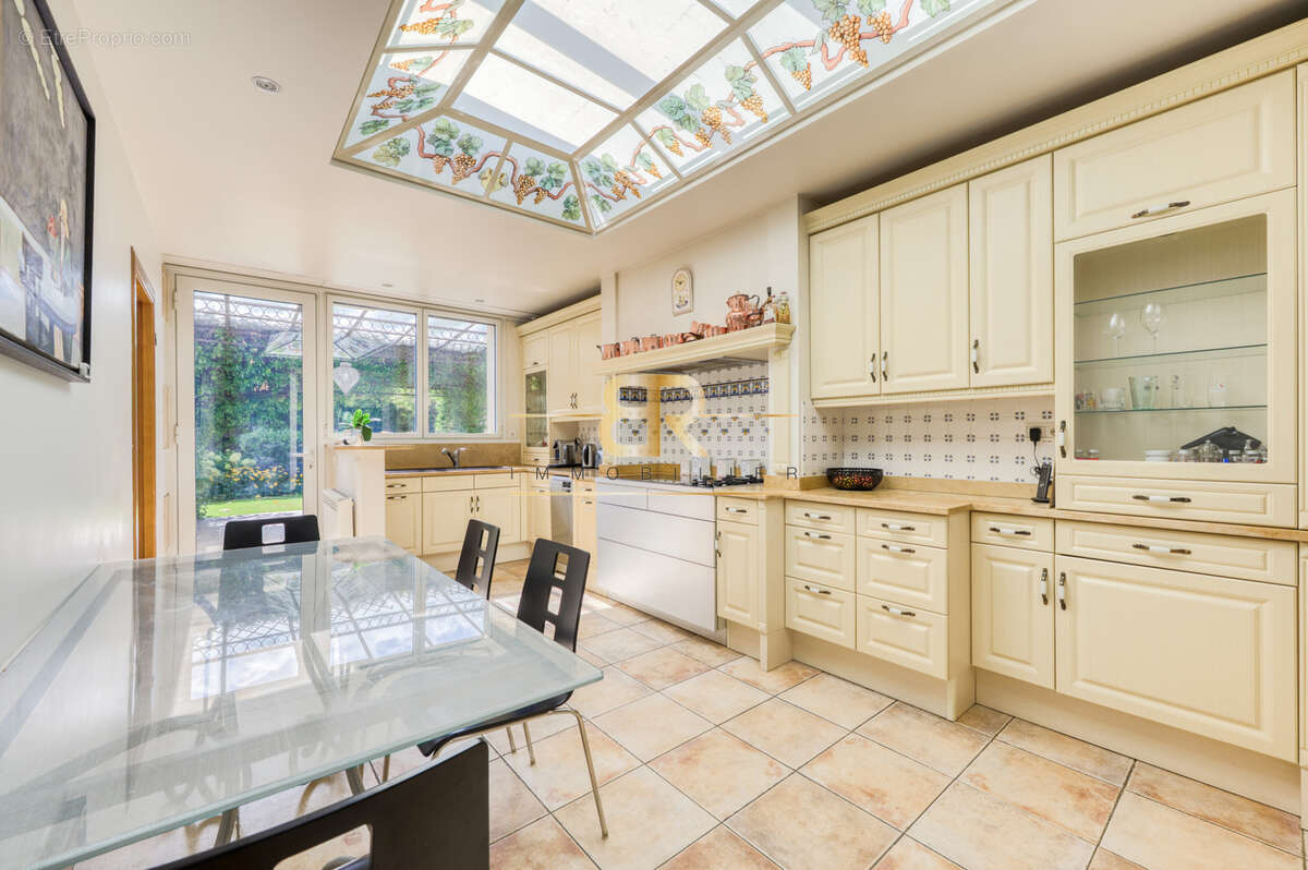 Maison à SAINT-MAUR-DES-FOSSES