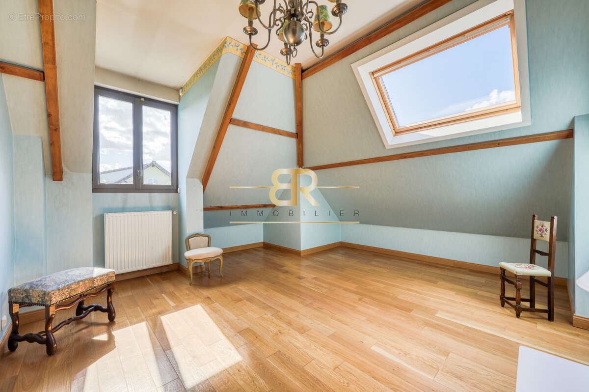 Maison à SAINT-MAUR-DES-FOSSES