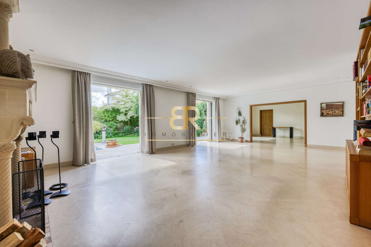 Maison à SAINT-MAUR-DES-FOSSES