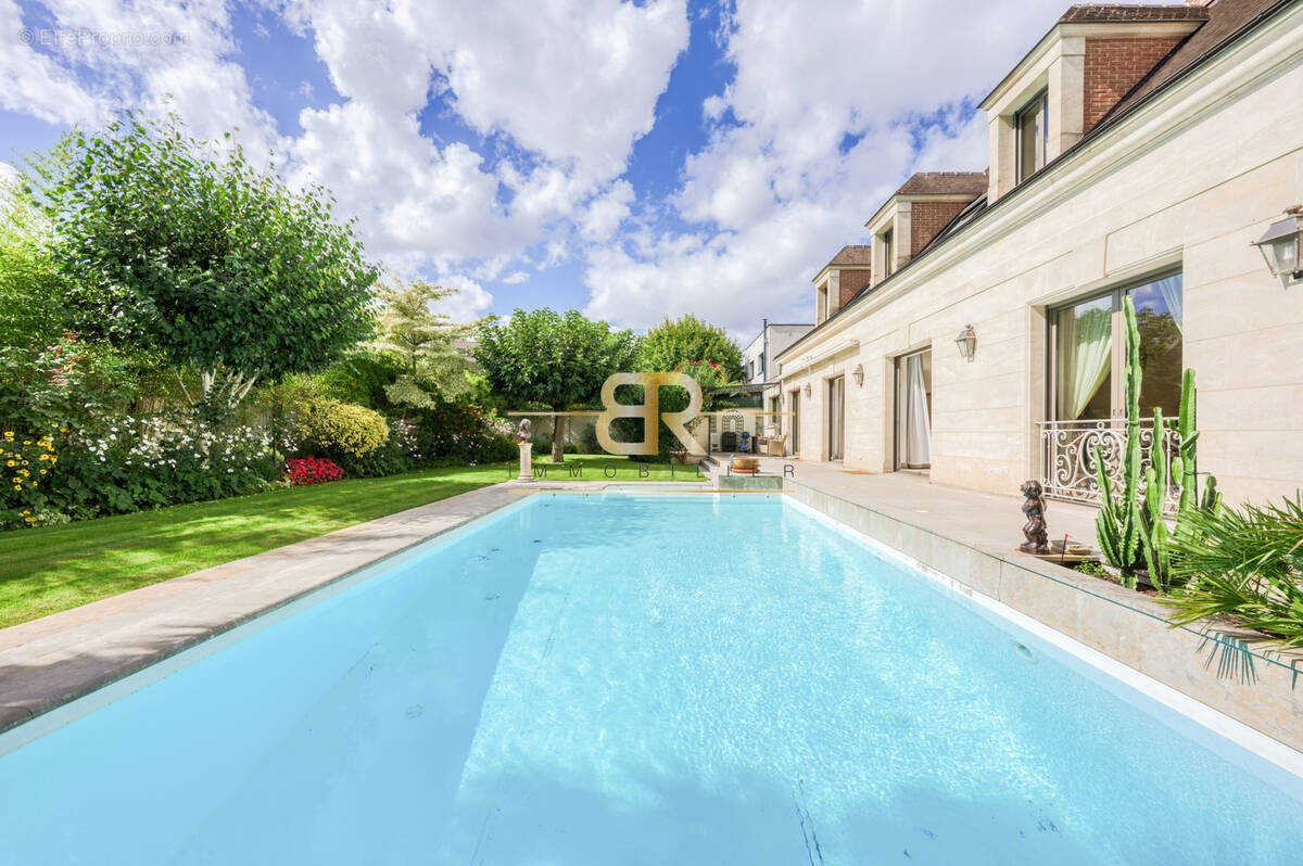 Maison à SAINT-MAUR-DES-FOSSES