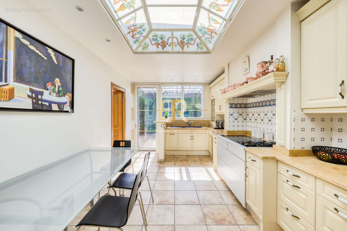 Maison à SAINT-MAUR-DES-FOSSES