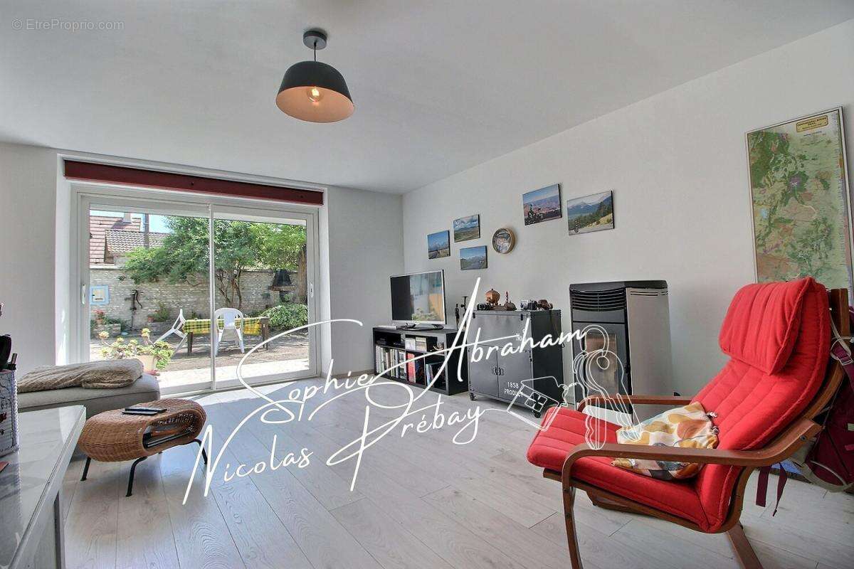 Maison à BAZOCHES-LES-GALLERANDES