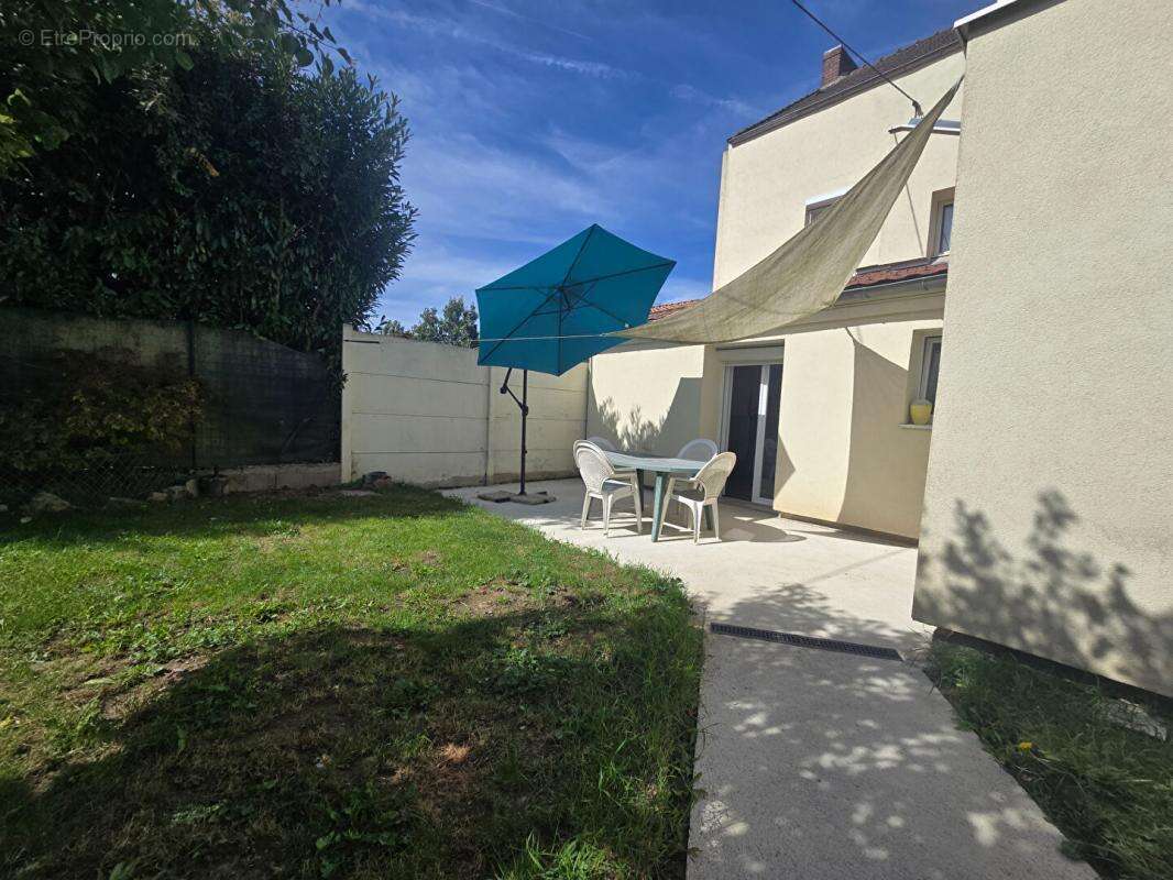 Maison à MAY-EN-MULTIEN