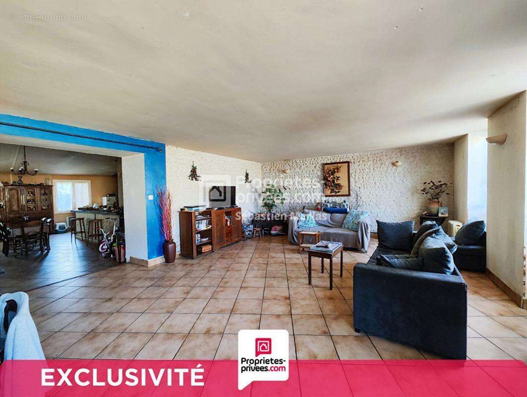 Appartement à BARBEZIEUX-SAINT-HILAIRE