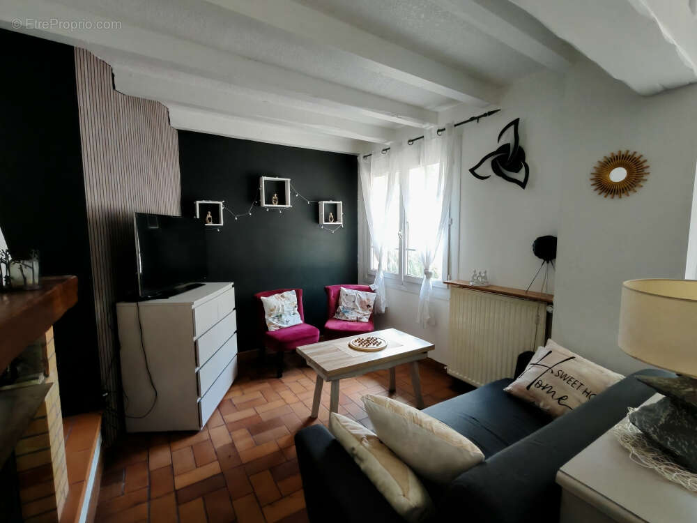 Maison à SAUGNAC-ET-CAMBRAN