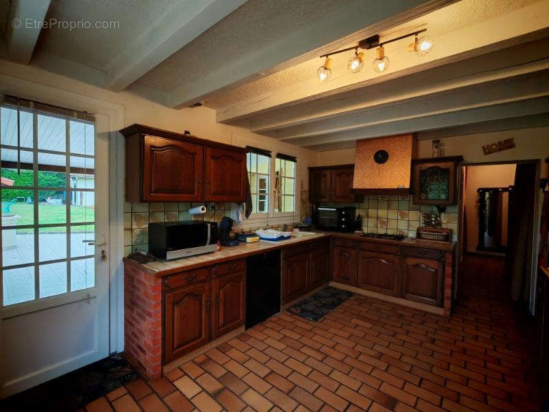 Maison à SAUGNAC-ET-CAMBRAN