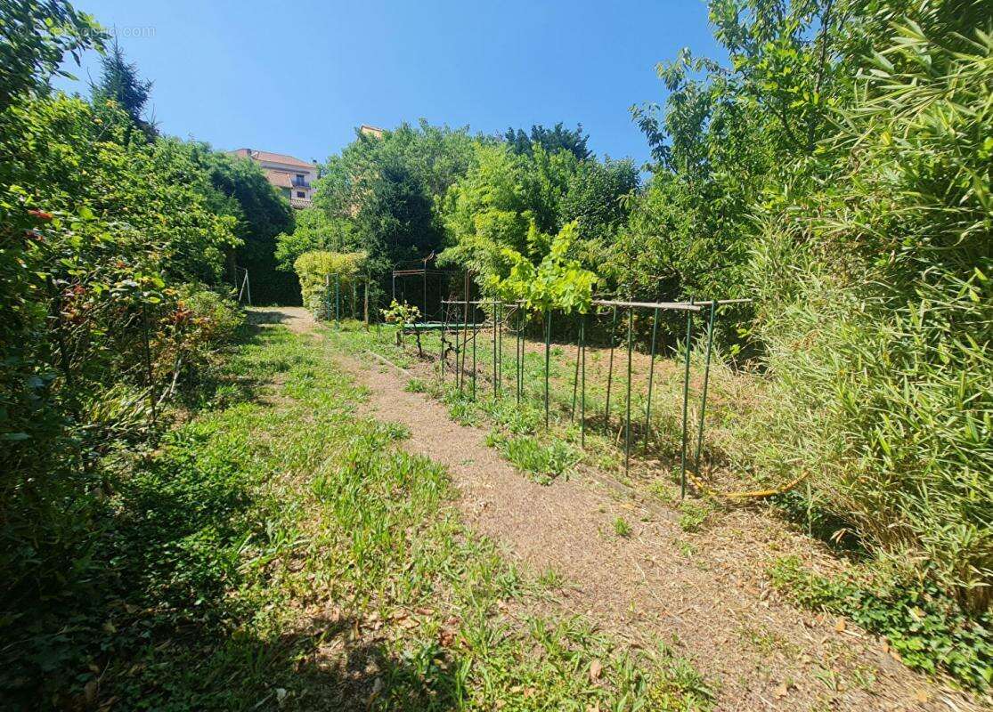 Maison à LES SALLES-DU-GARDON