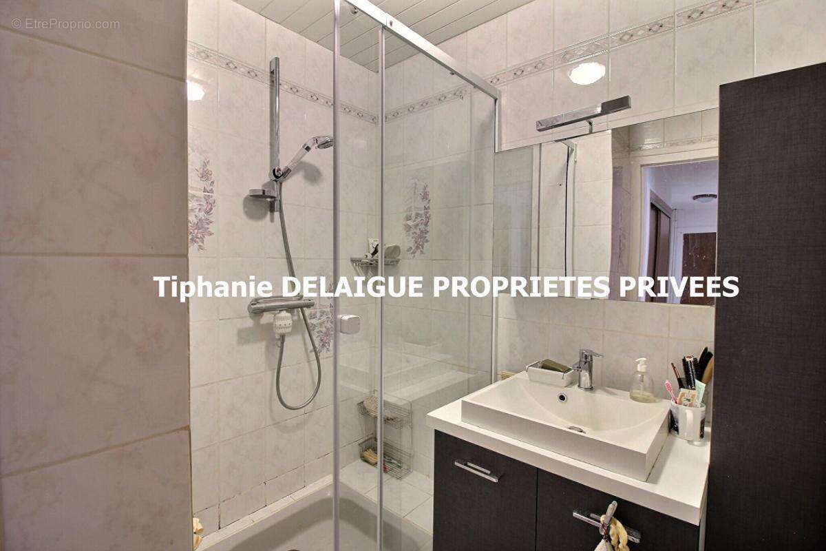 Appartement à LE CHAMBON-FEUGEROLLES