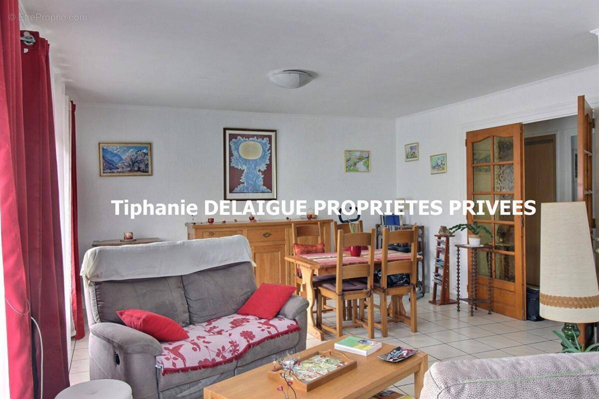 Appartement à LE CHAMBON-FEUGEROLLES