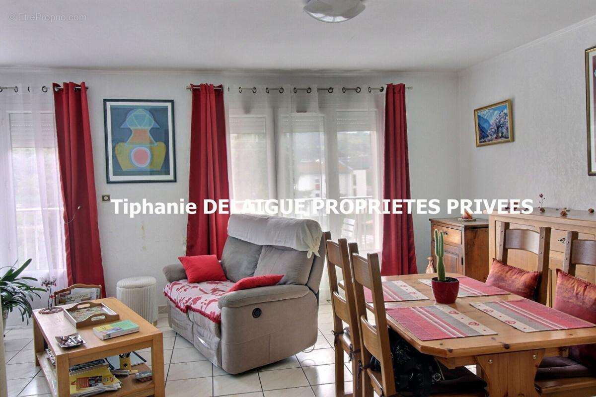 Appartement à LE CHAMBON-FEUGEROLLES