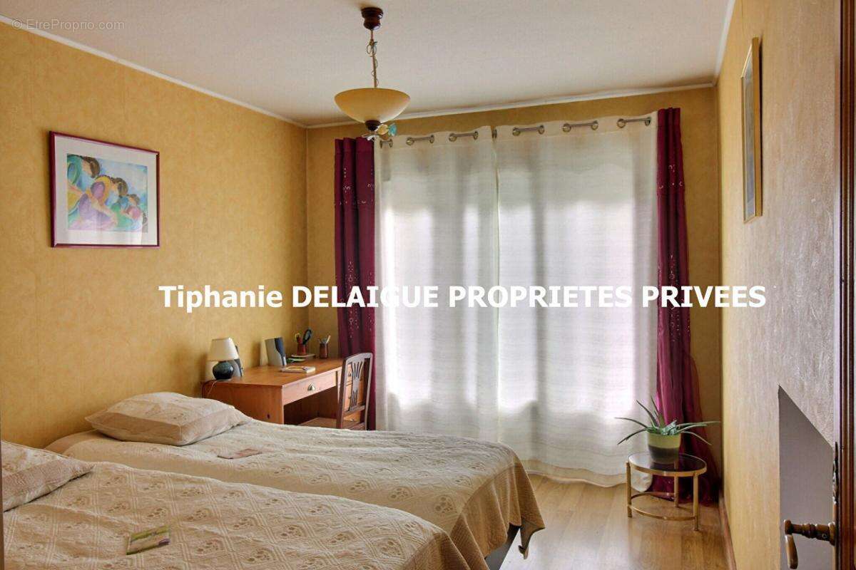 Appartement à LE CHAMBON-FEUGEROLLES