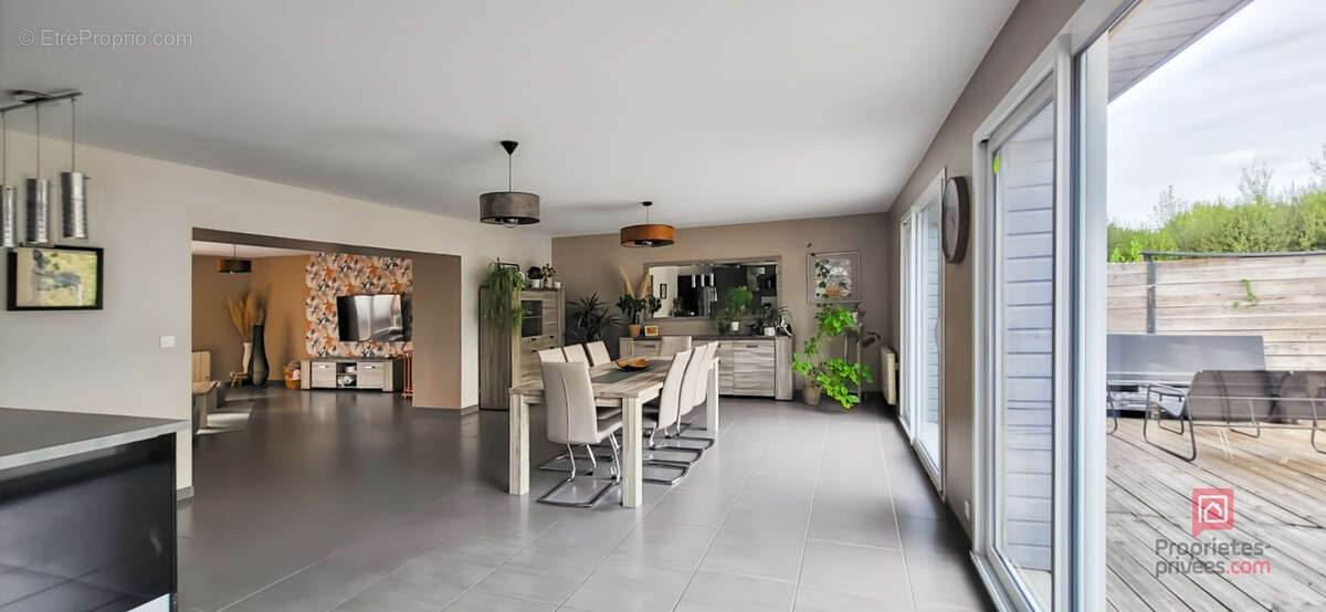 Maison à MINIAC-MORVAN