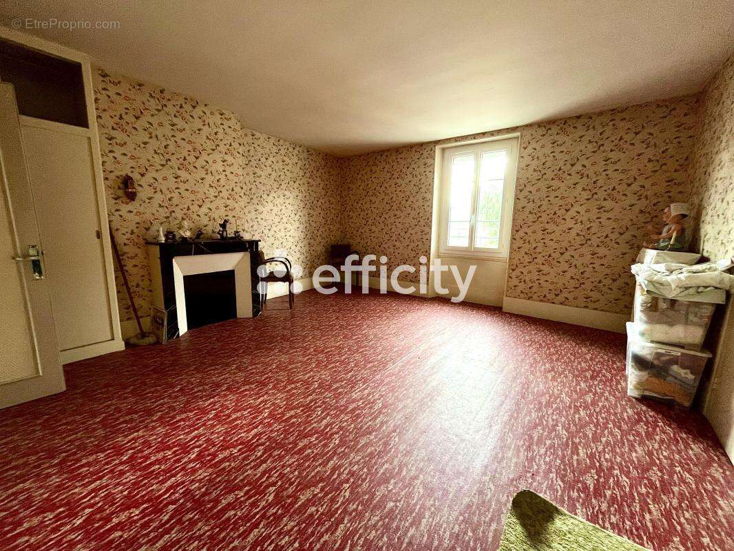 Maison à LA VILLE-DU-BOIS