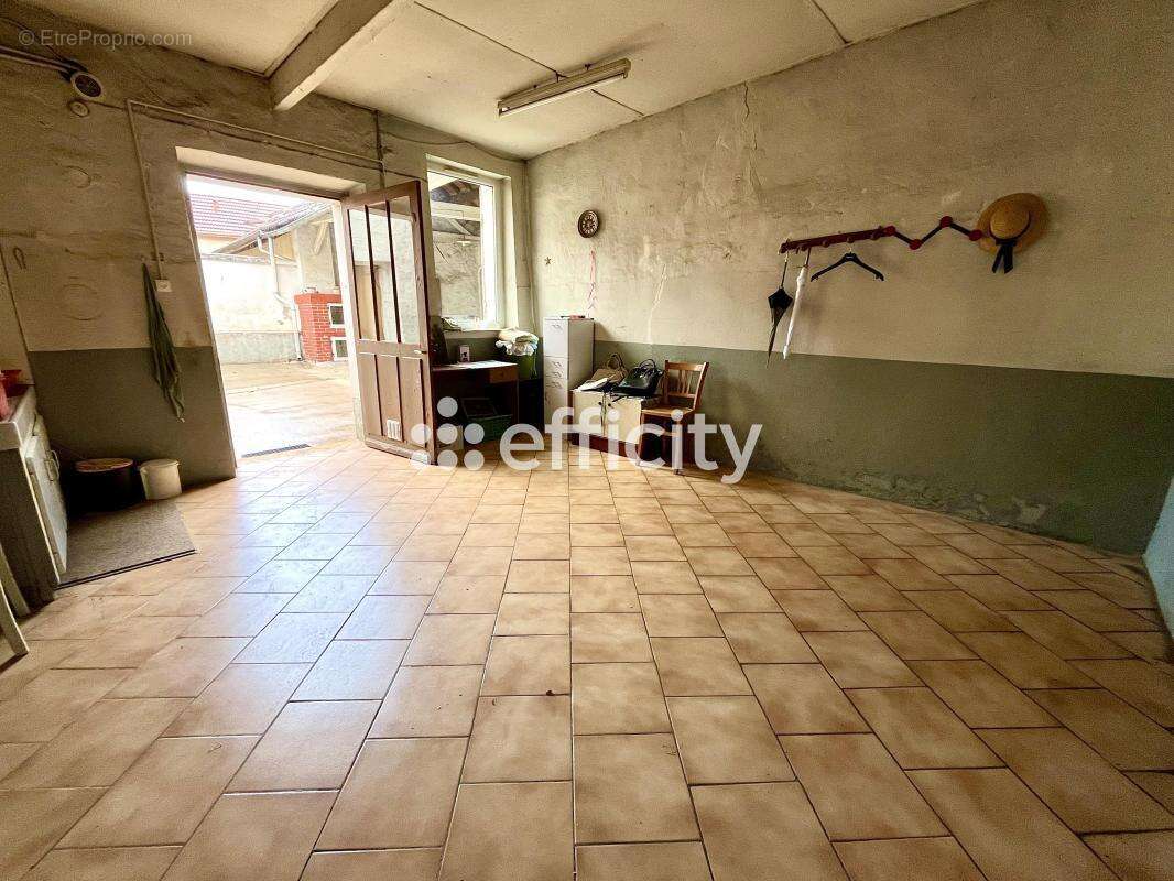 Maison à LA VILLE-DU-BOIS