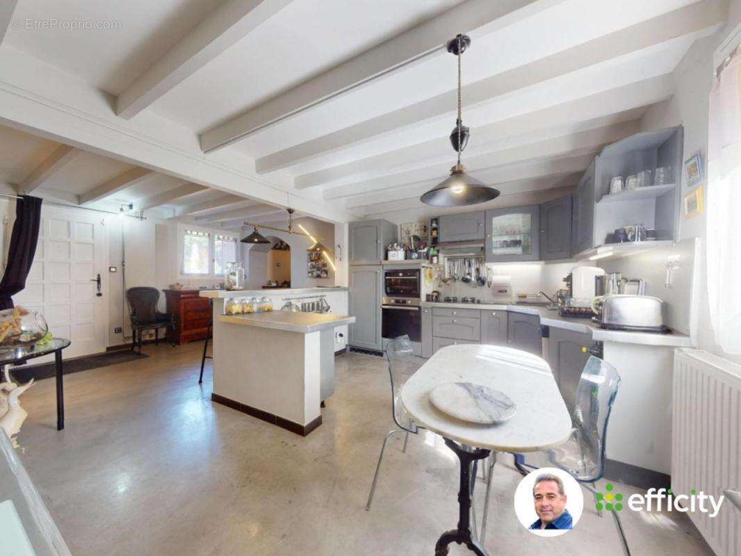 Maison à L&#039;ABERGEMENT-CLEMENCIAT