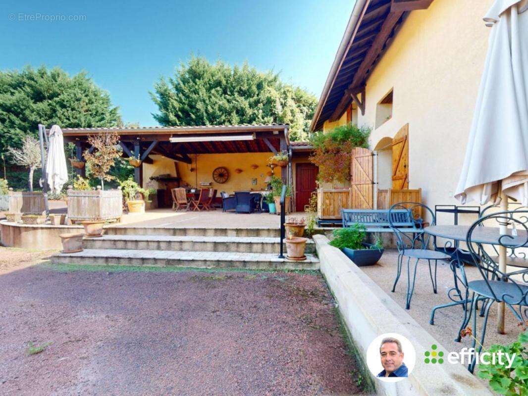 Maison à L&#039;ABERGEMENT-CLEMENCIAT