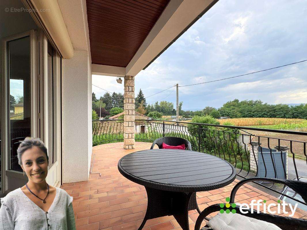 Maison à SURY-LE-COMTAL