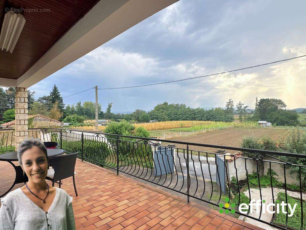 Maison à SURY-LE-COMTAL