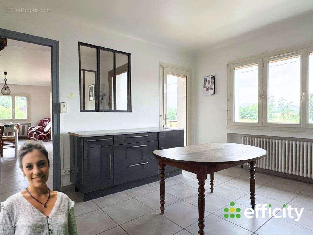 Maison à SURY-LE-COMTAL