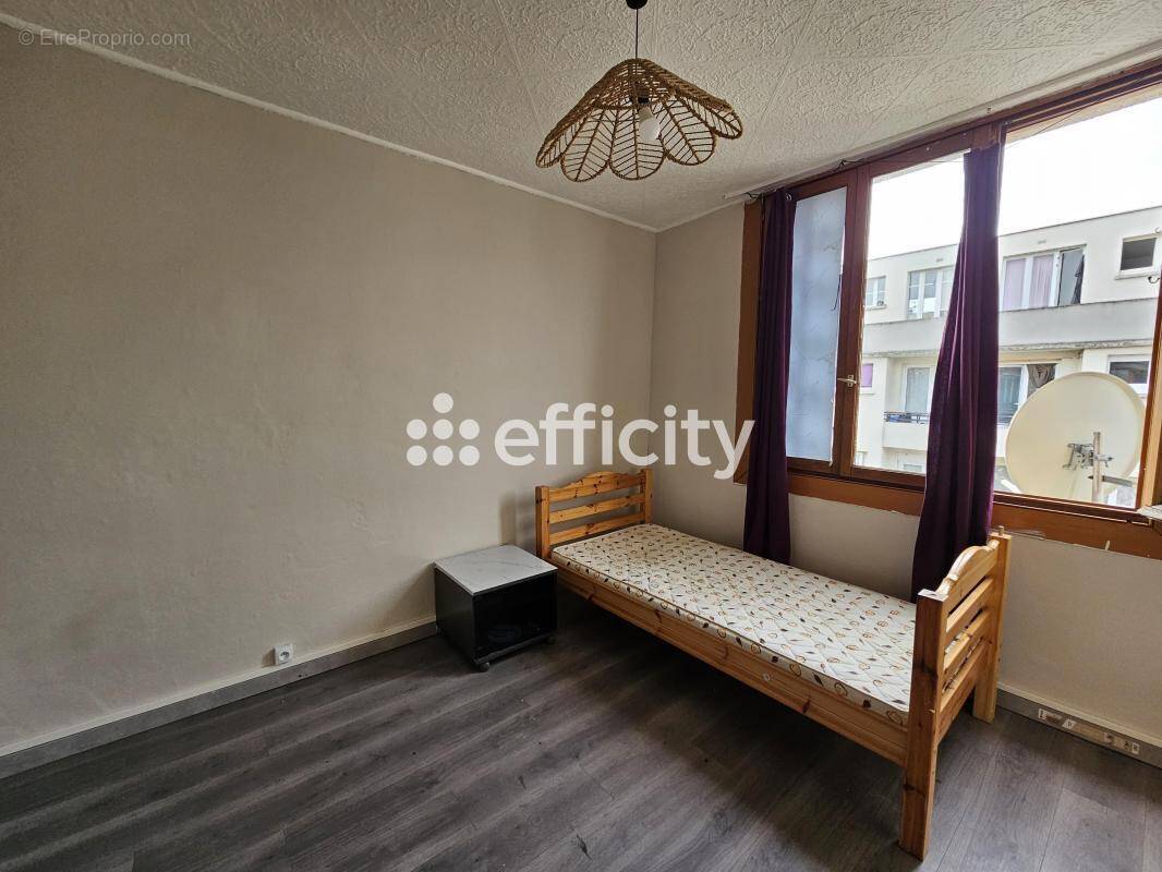 Appartement à AUBERVILLIERS