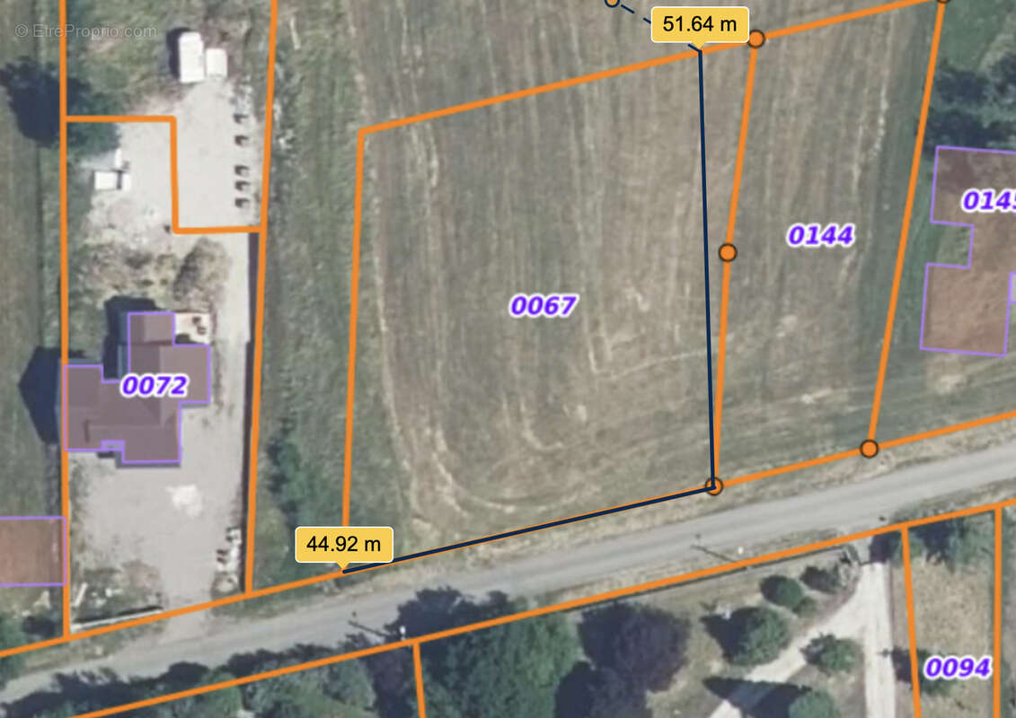 Terrain à MIRECOURT