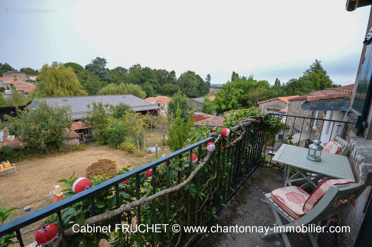 Maison à LA CAILLERE-SAINT-HILAIRE