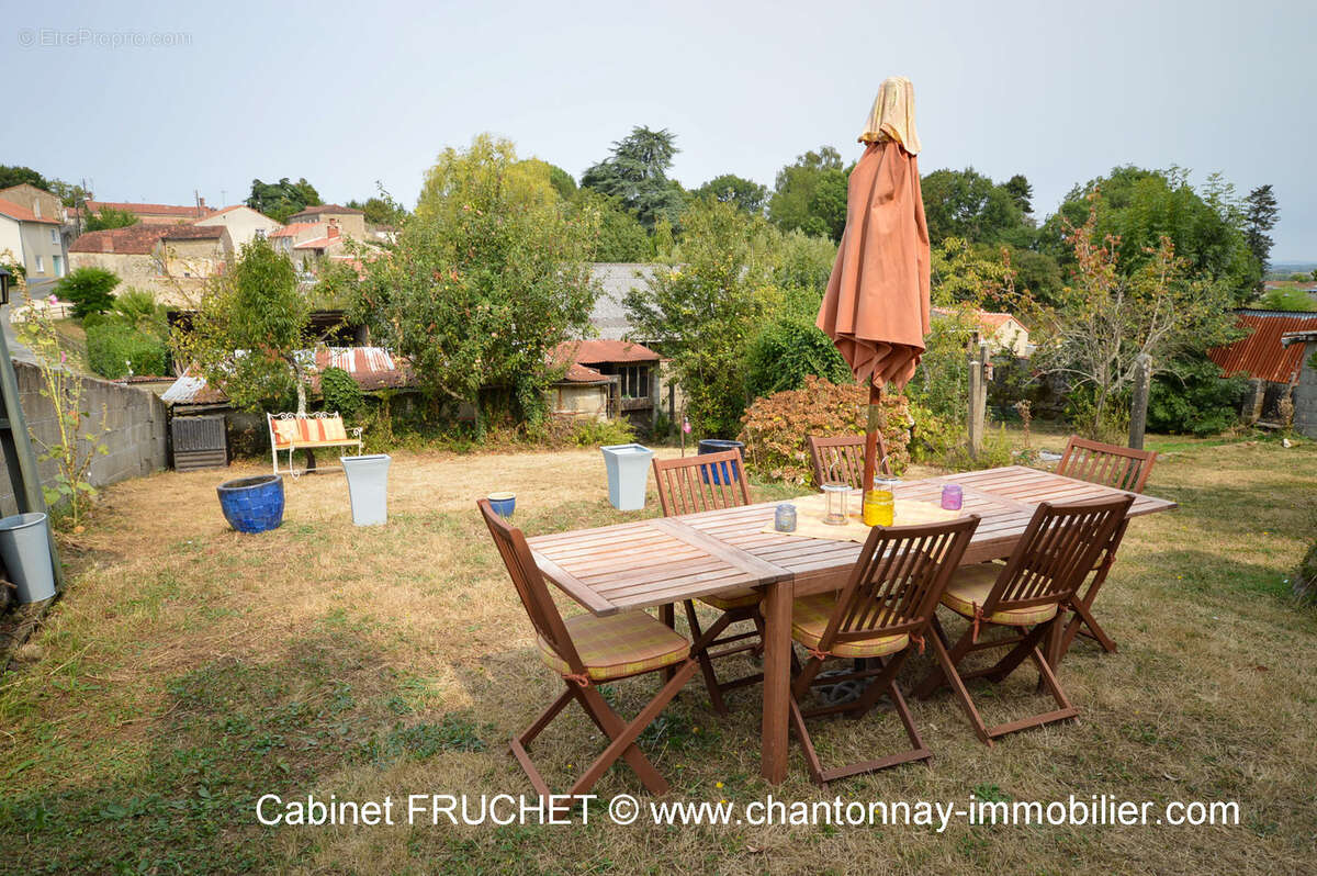 Maison à LA CAILLERE-SAINT-HILAIRE