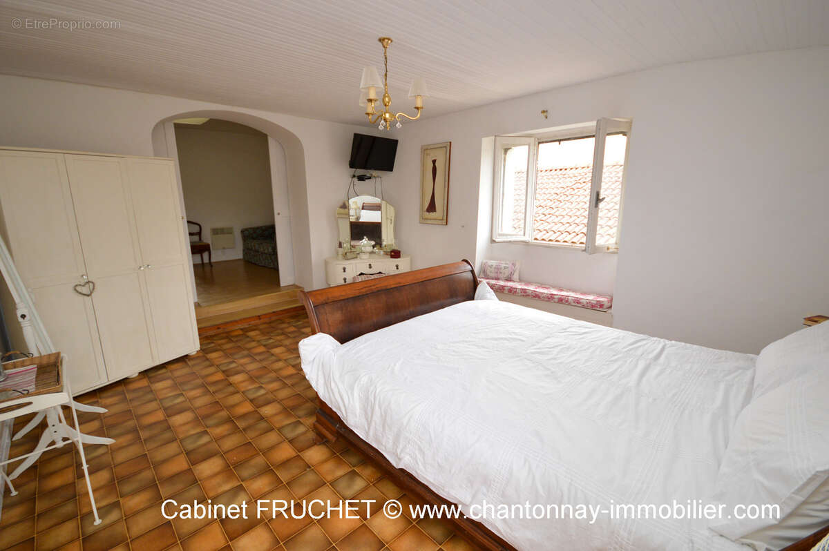 Maison à LA CAILLERE-SAINT-HILAIRE