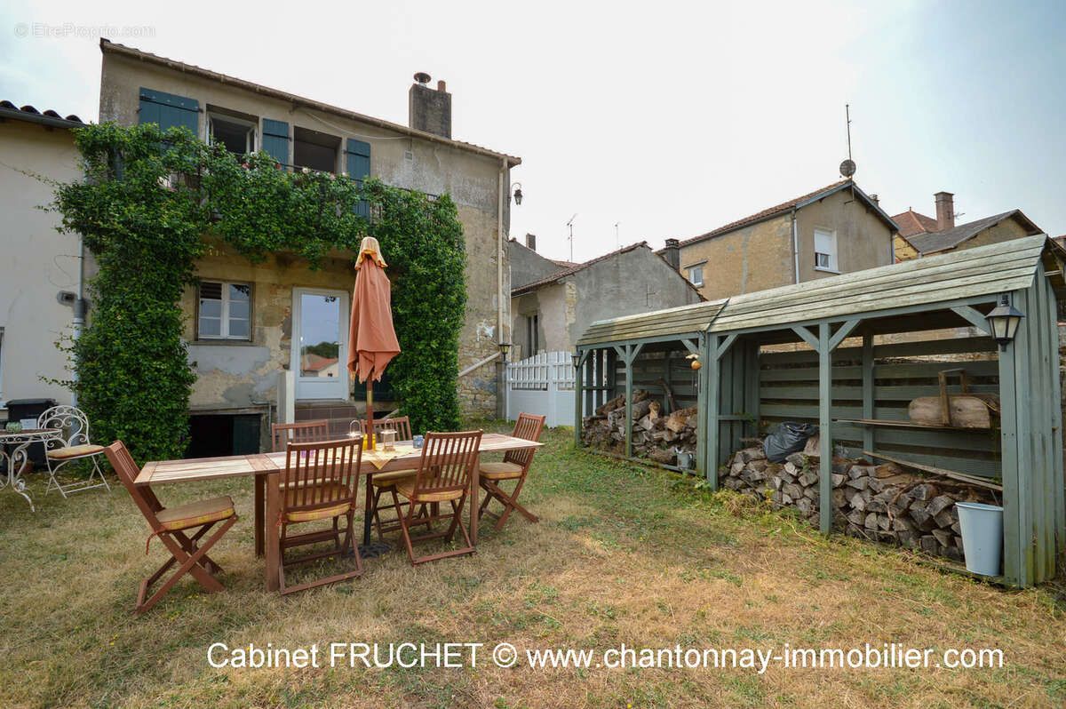Maison à LA CAILLERE-SAINT-HILAIRE