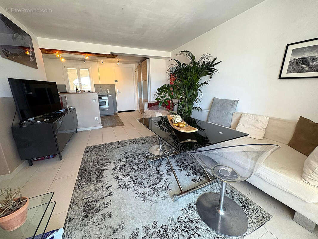 Appartement à COGOLIN