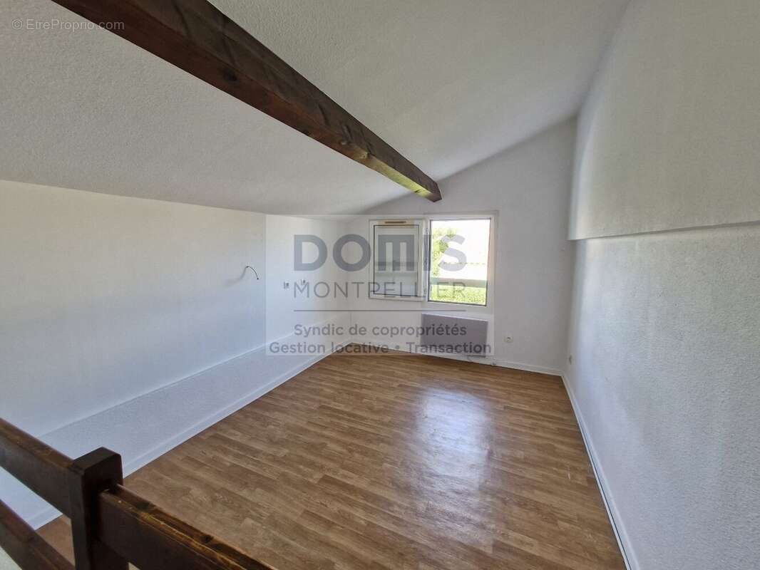 Maison à VIC-LA-GARDIOLE