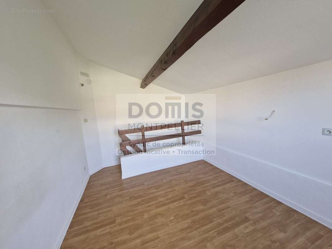 Maison à VIC-LA-GARDIOLE