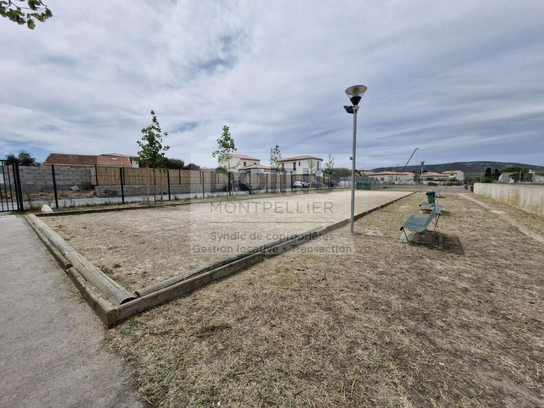 Maison à VIC-LA-GARDIOLE