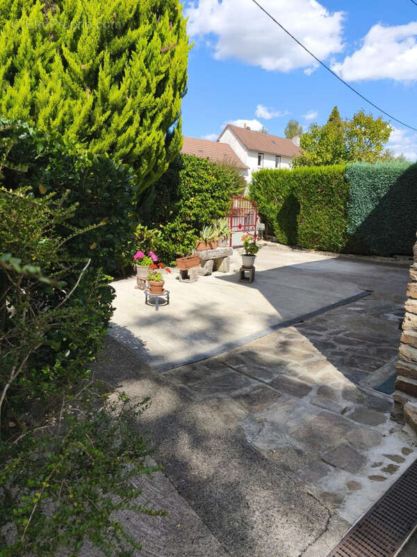 Maison à SAINT-YRIEIX-LA-PERCHE