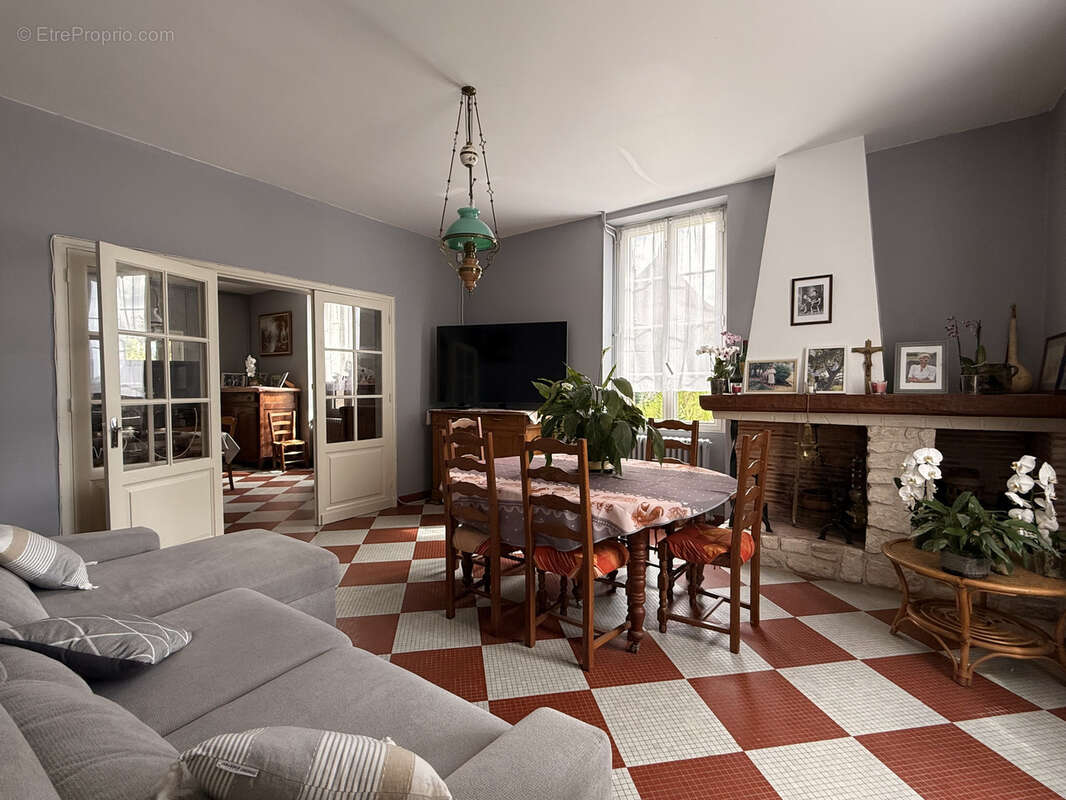 Maison à SAINT-QUENTIN-DU-DROPT