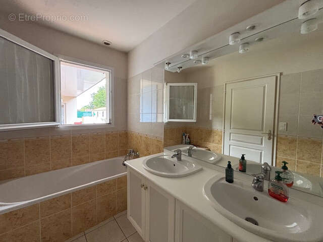 Maison à TALMONT-SAINT-HILAIRE