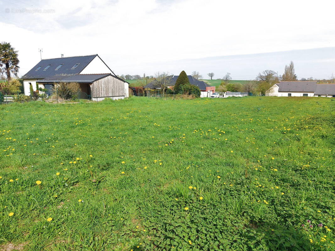 Terrain à GENNES-SUR-SEICHE