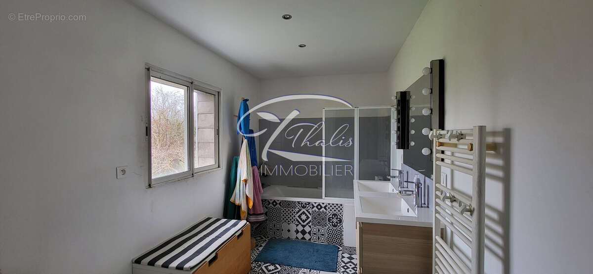 Maison à LA LANDE-DE-FRONSAC