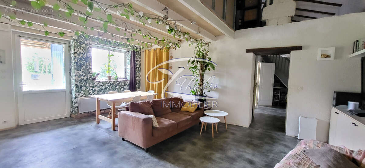 Maison à LA LANDE-DE-FRONSAC