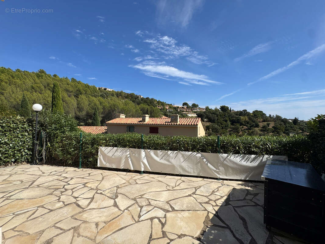 Appartement à ROQUEBRUNE-SUR-ARGENS